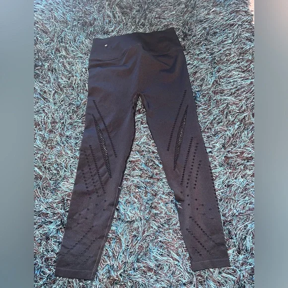 VS latter Seamless Leggings.. brand new - Picture 4 of 5